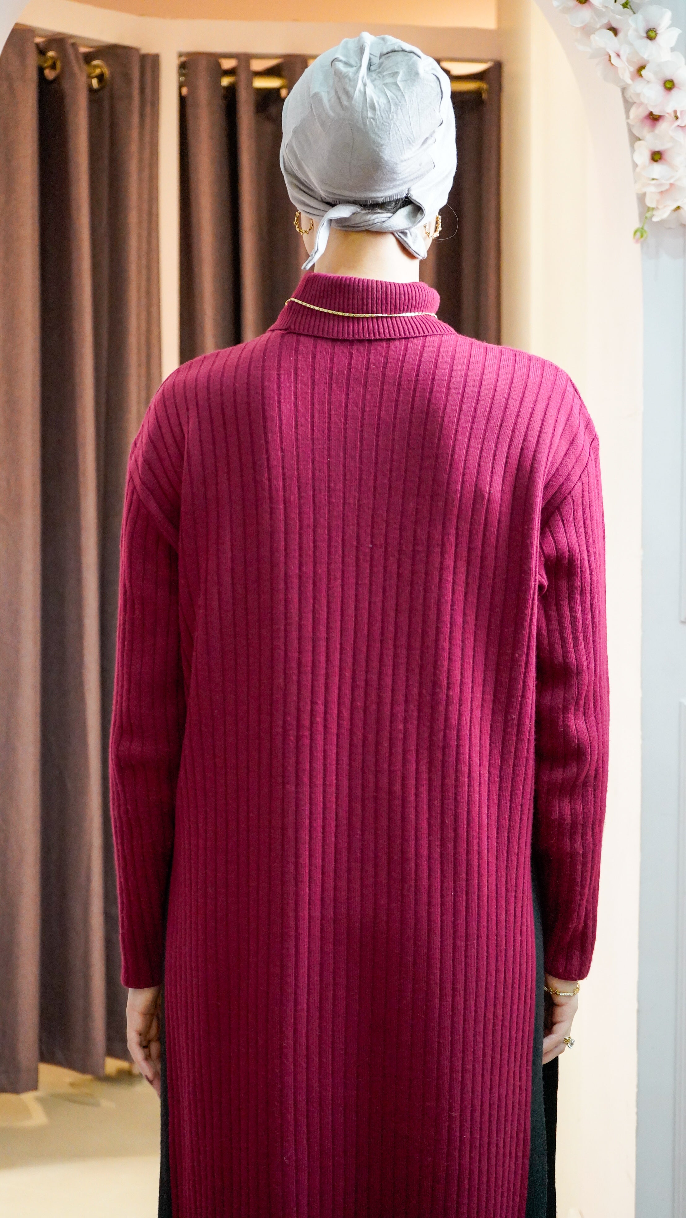 Closed Tie Bonnet