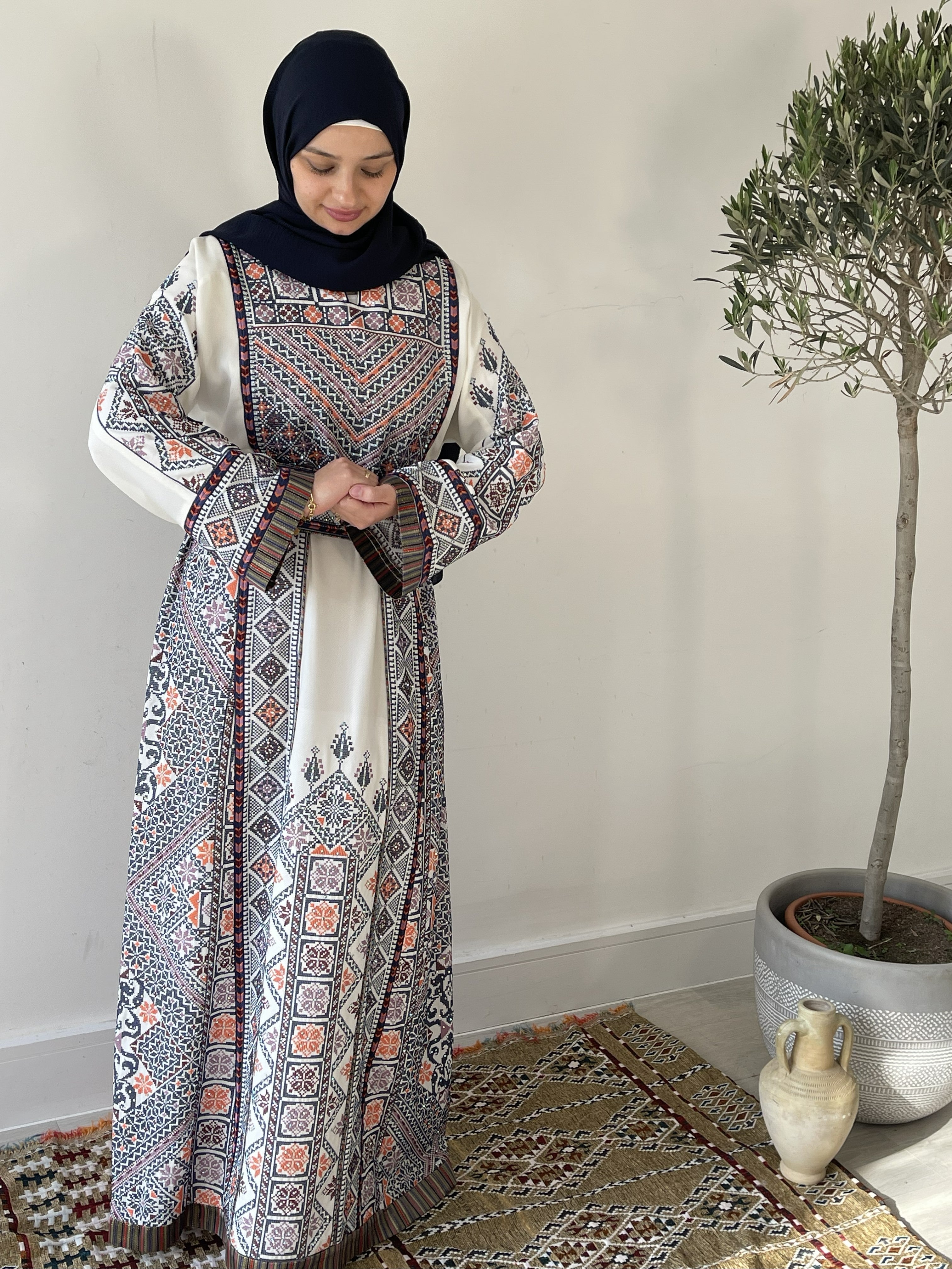 Nakhla Thobe