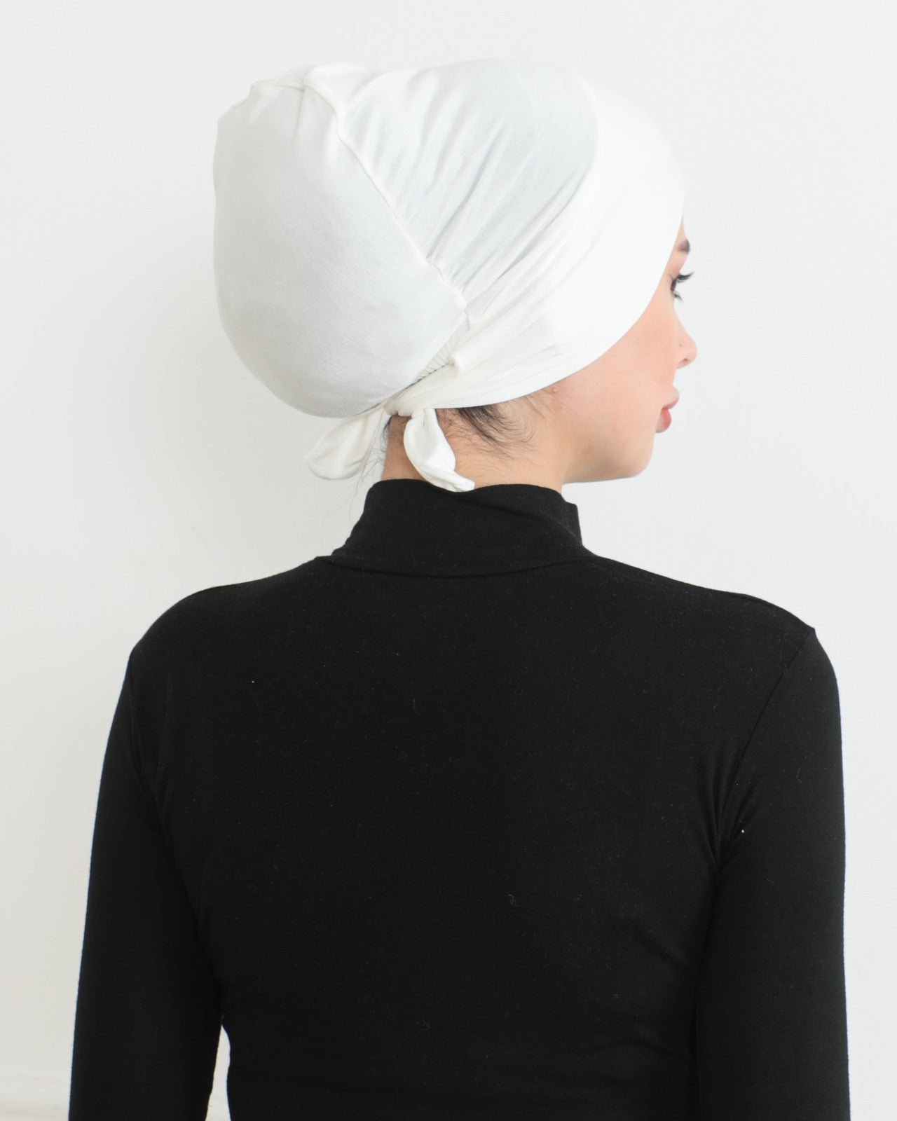 Cross Bonnet