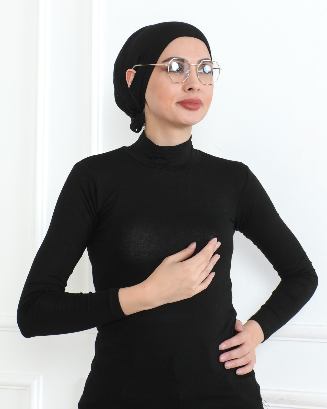 Ear Slit Bonnet