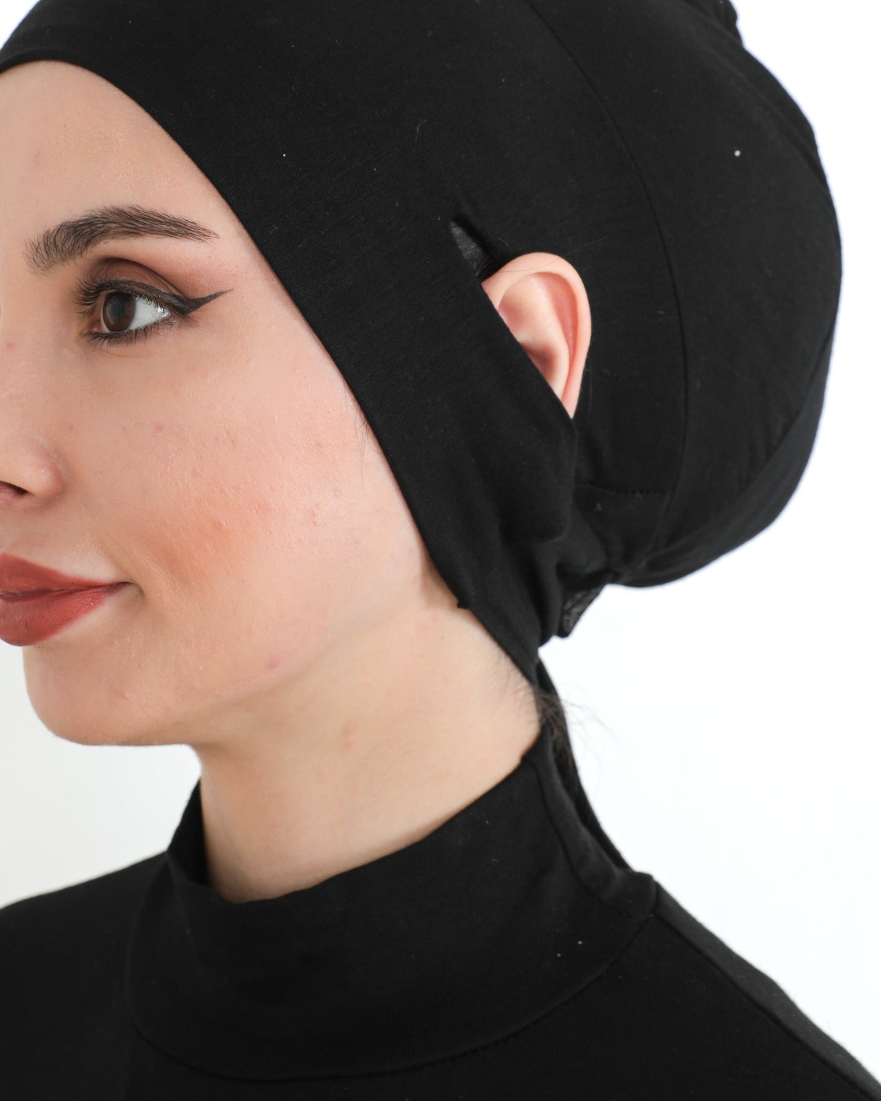 Ear Slit Bonnet
