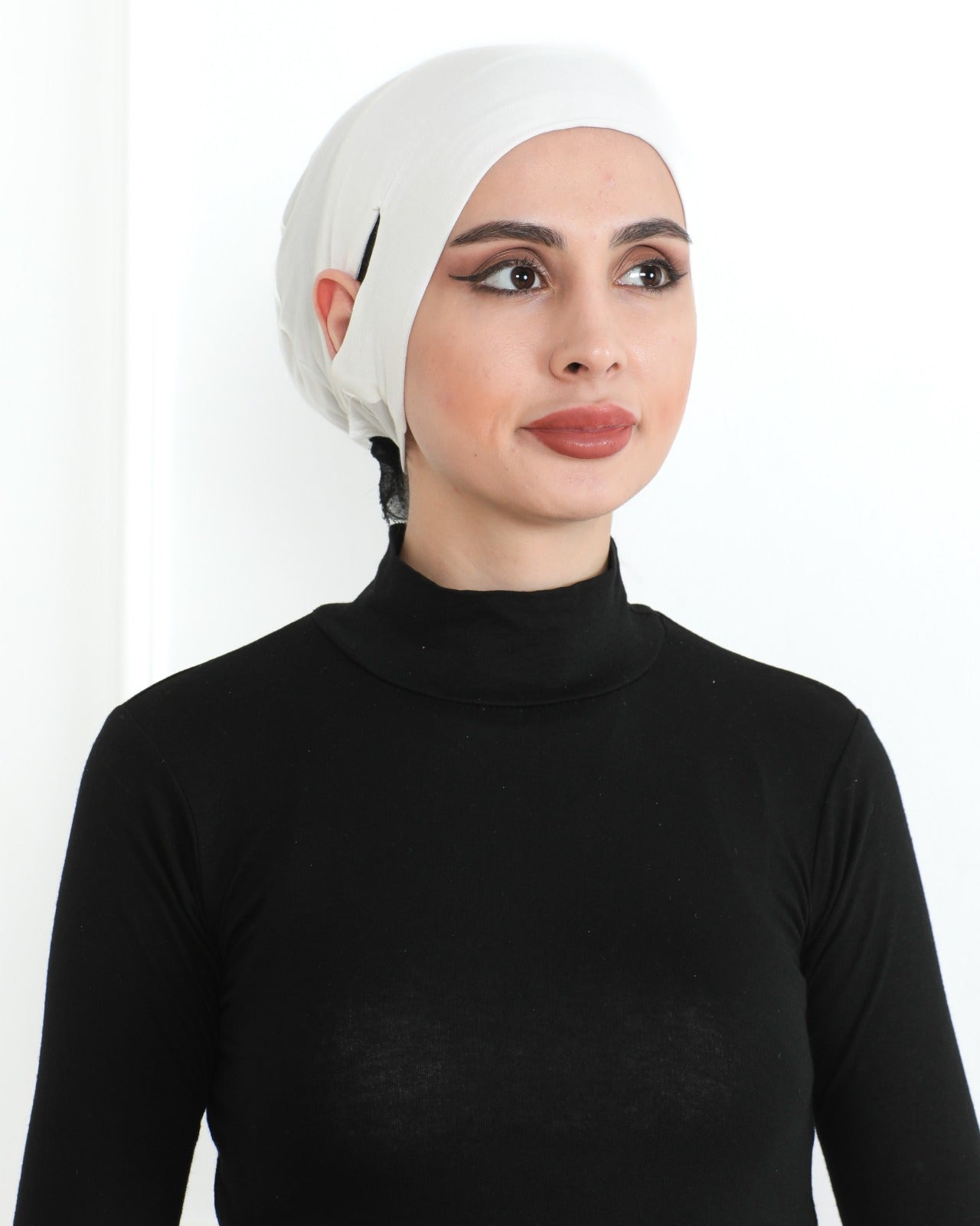 Ear Slit Bonnet