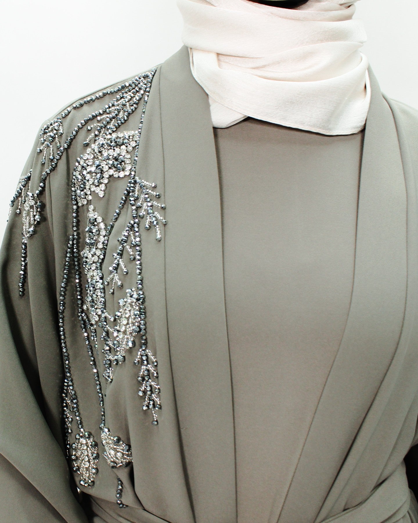 Rayan Abaya - Online Exclusive