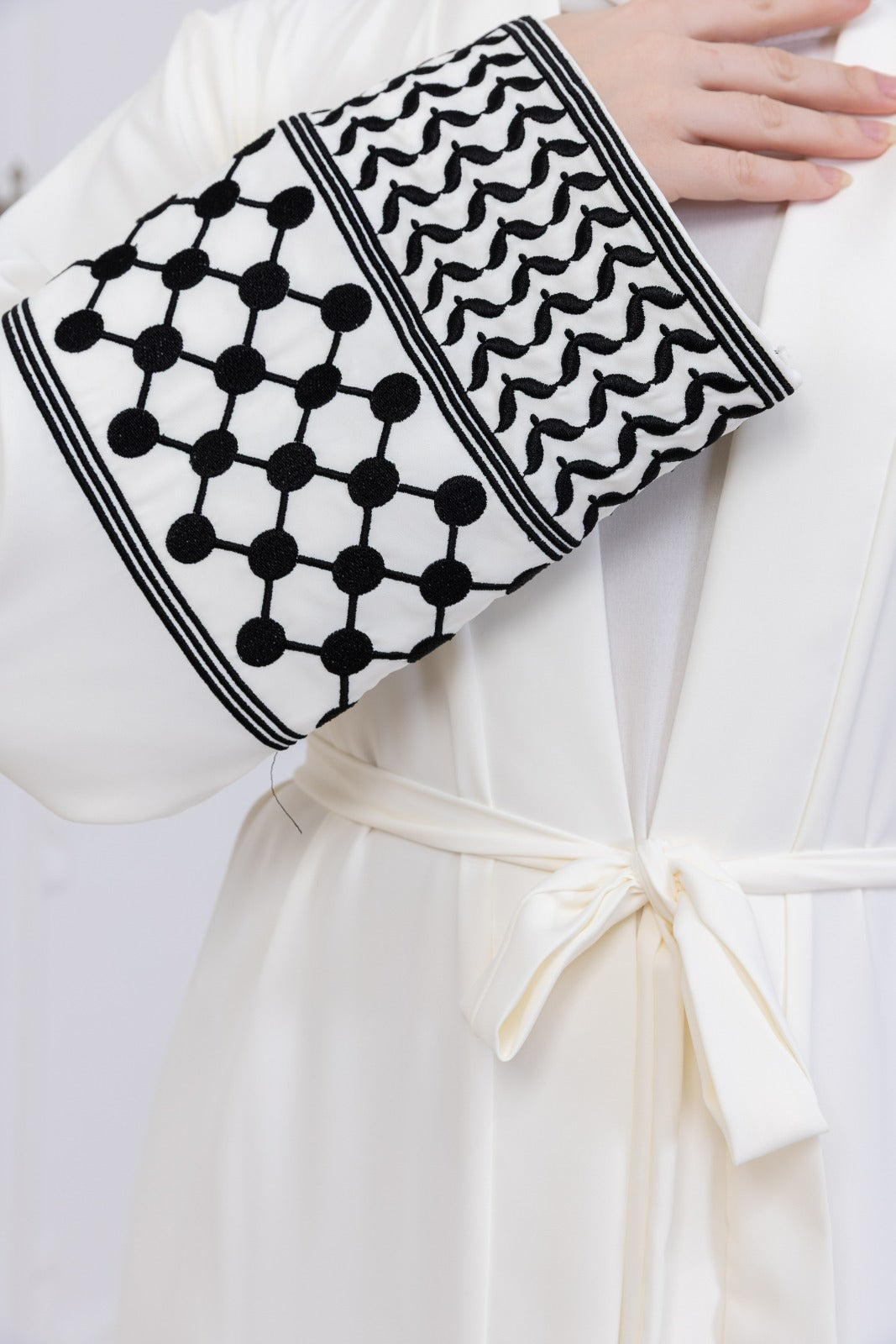 Kuffiyeh Sleeve Abaya