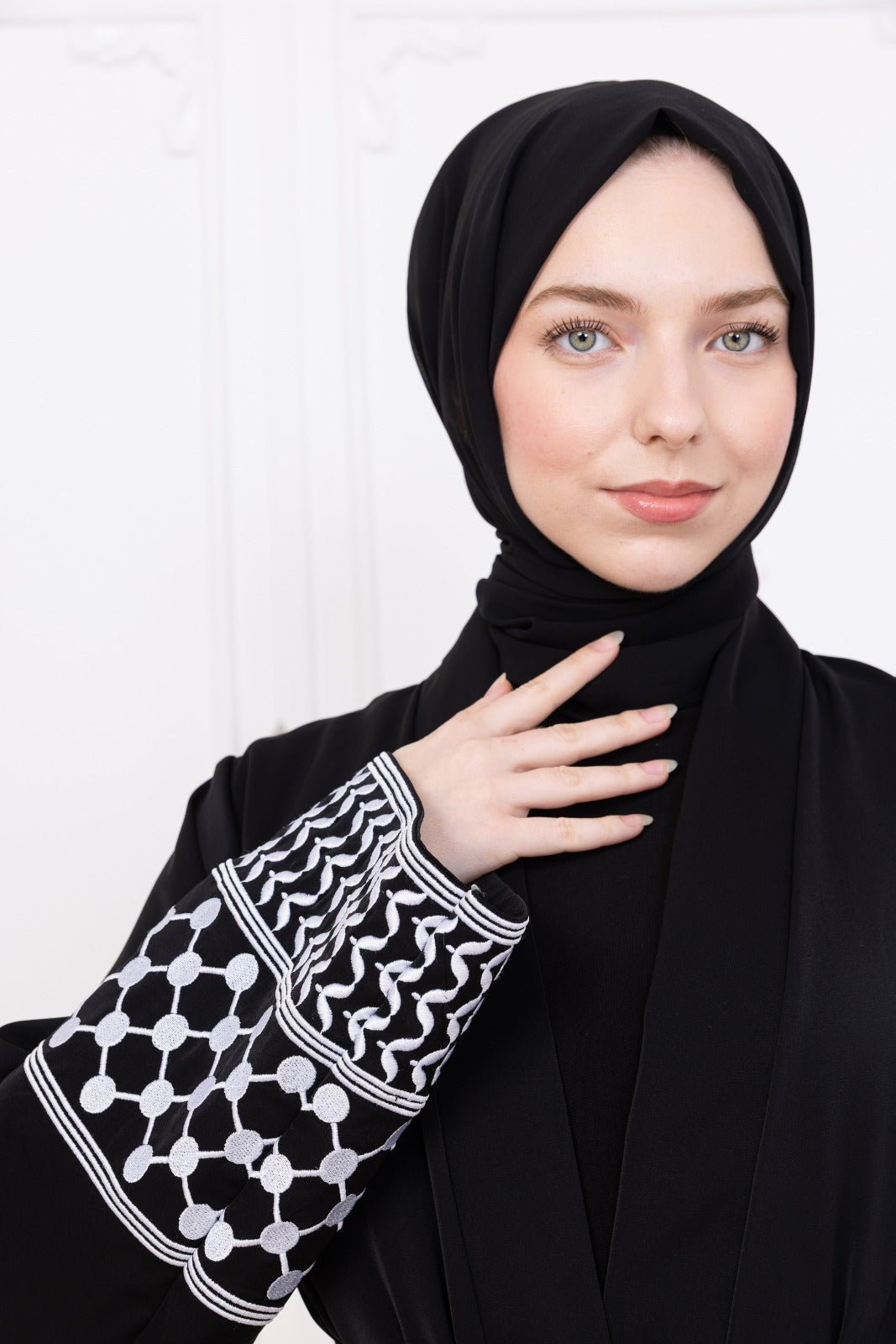Kuffiyeh Sleeve Abaya