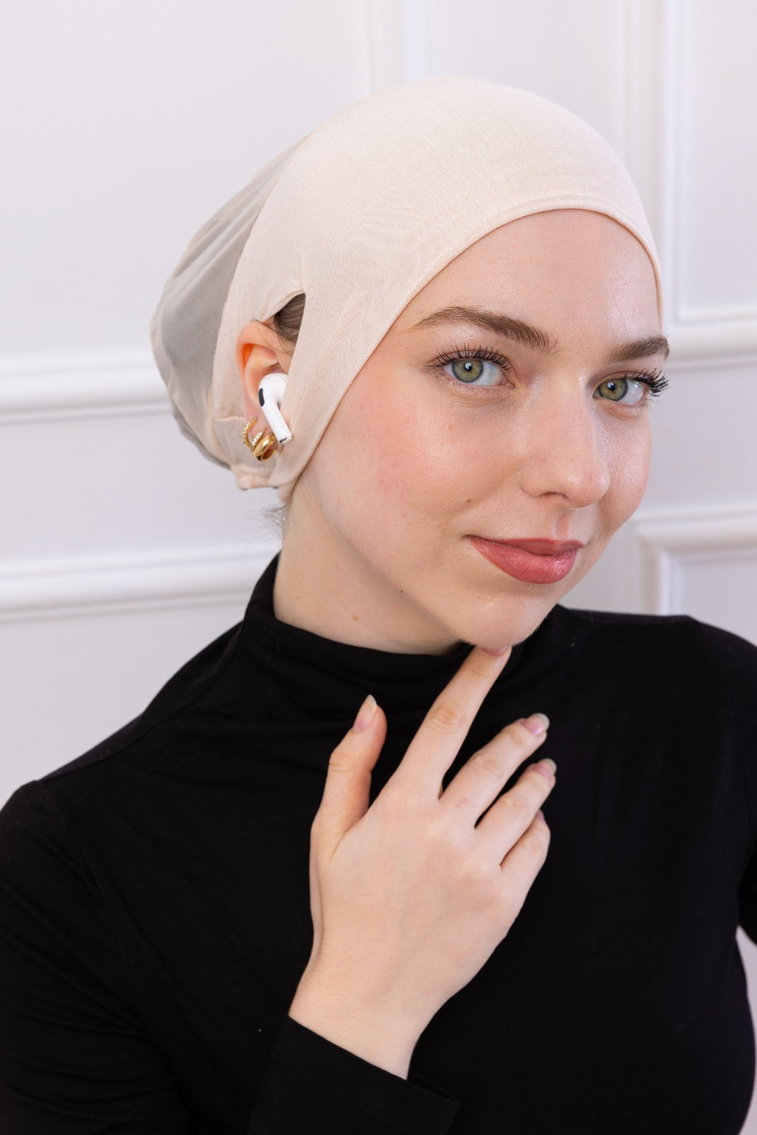 Ear Slit Bonnet